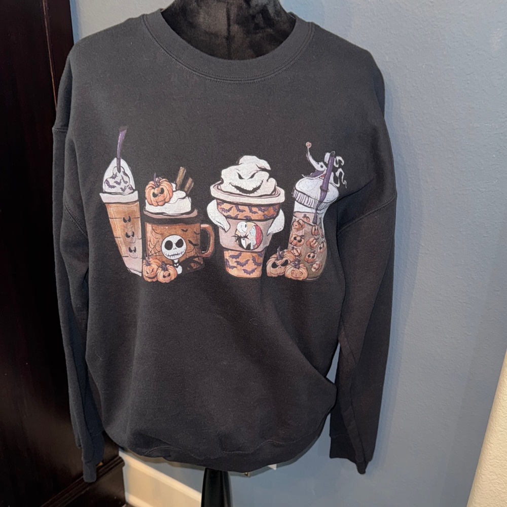 •Disney Halloween sweatshirt•
